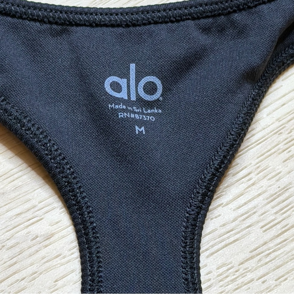 Alo Yoga Black Seamless Ribbed Athletic Bra - Picture 3 of 6